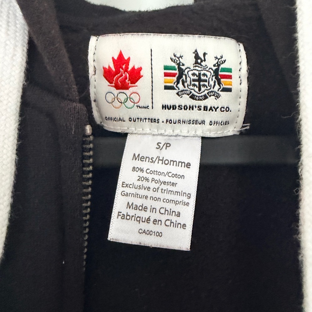 HBC Vancouver 2010 Winter Olympics Team Canada Black Men's Sweater - Picture 7 of 7